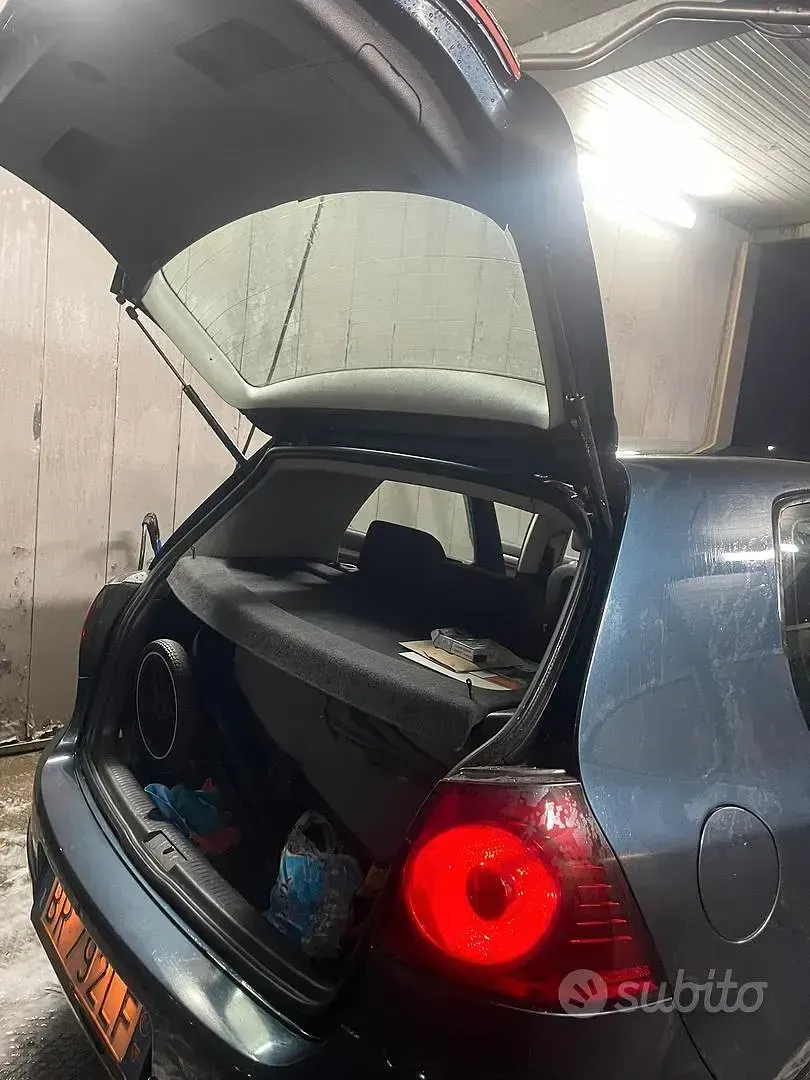 Usata VW Golf V 140 CV (102 kW) 2005 Utilitaria