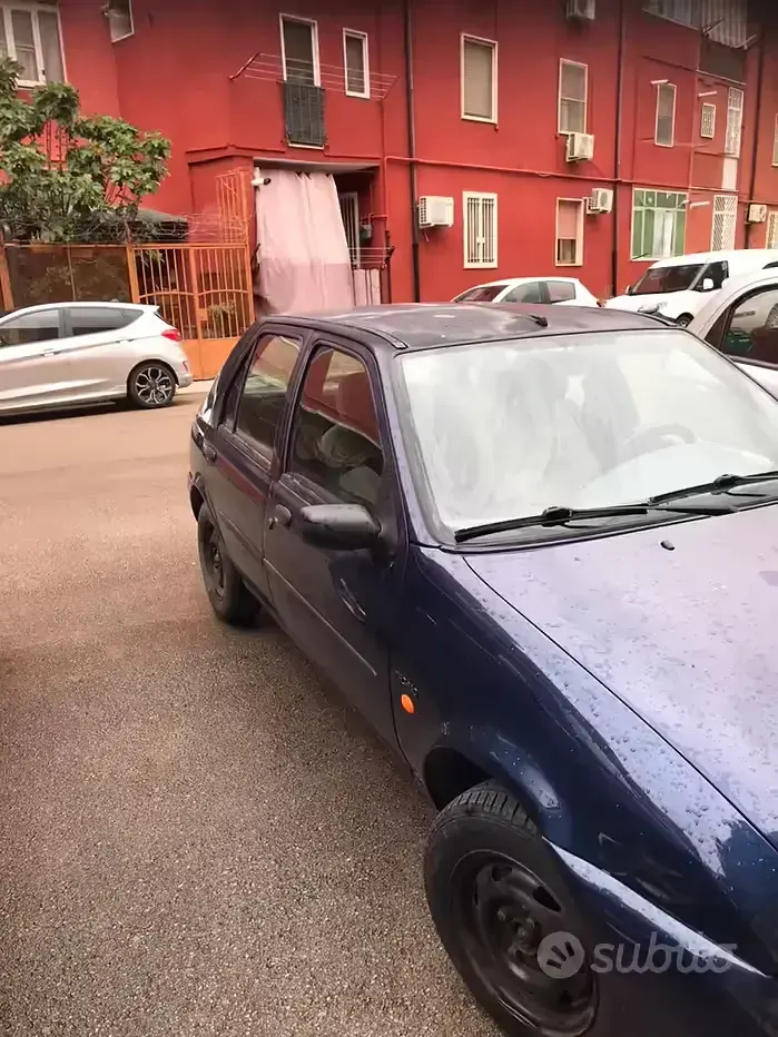 Usata Ford Fiesta 75 CV (55 kW) 1998 Blu Utilitaria