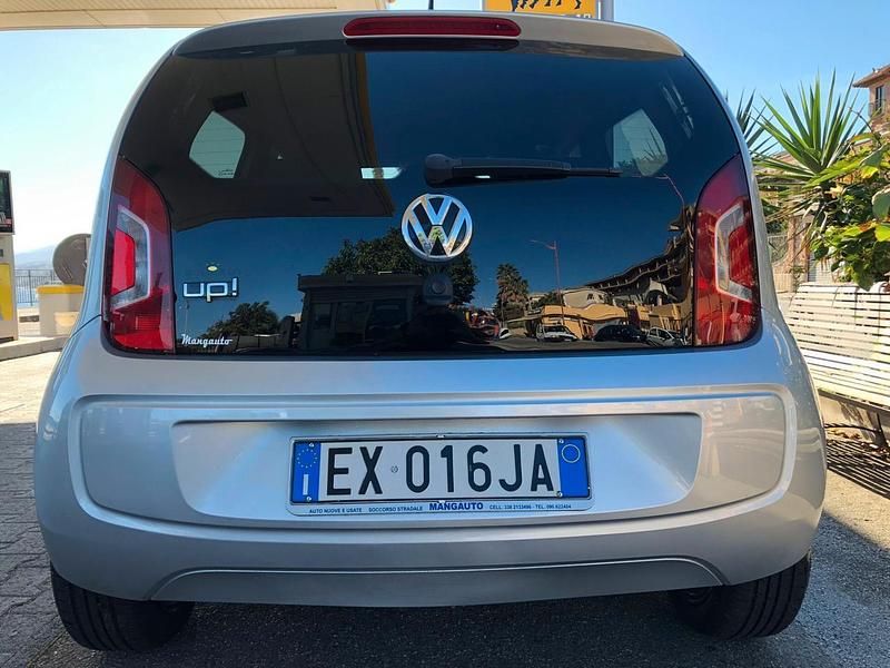 Usata VW up! high up! 74 CV (54 kW) 2014 Argento Utilitaria
