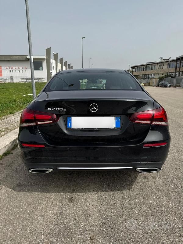 Usata Mercedes A200 150 CV (110 kW) 2020 Nero Berlina