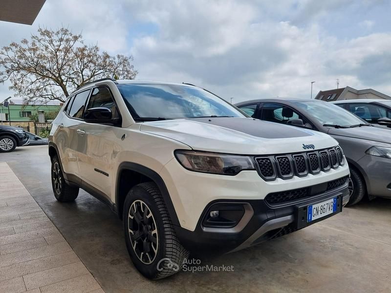 Usata Jeep Compass Trailhawk 179 CV (131 kW) 2023 Bianco SUV