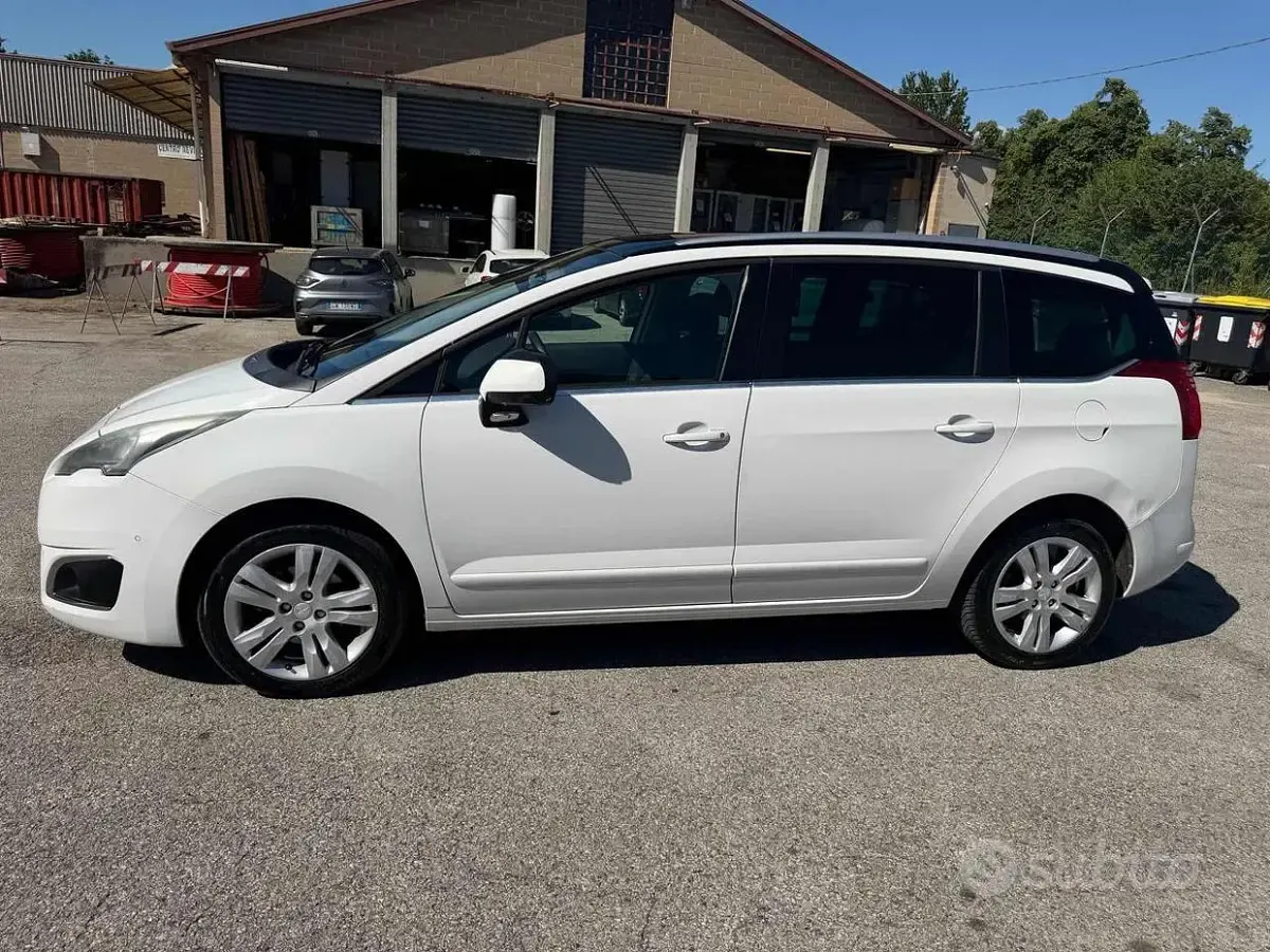 Usata Peugeot 5008 Allure 116 CV (85 kW) 2015 Bianco Monovolume