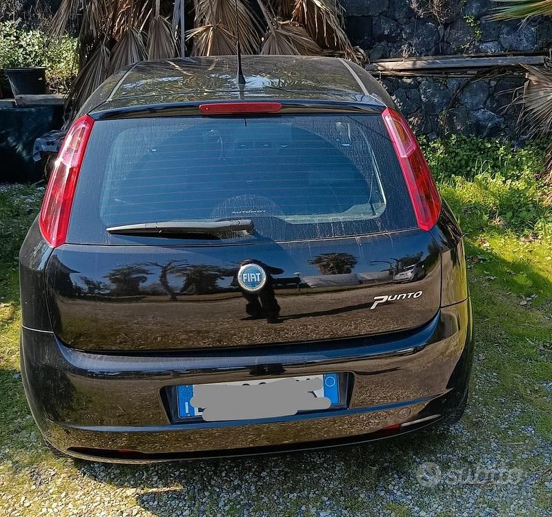 Usata Fiat Punto 90 CV (66 kW) 2007 Nero Utilitaria