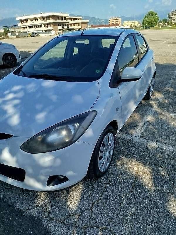 Usata Mazda 2 72 CV (52 kW) 2010 Utilitaria