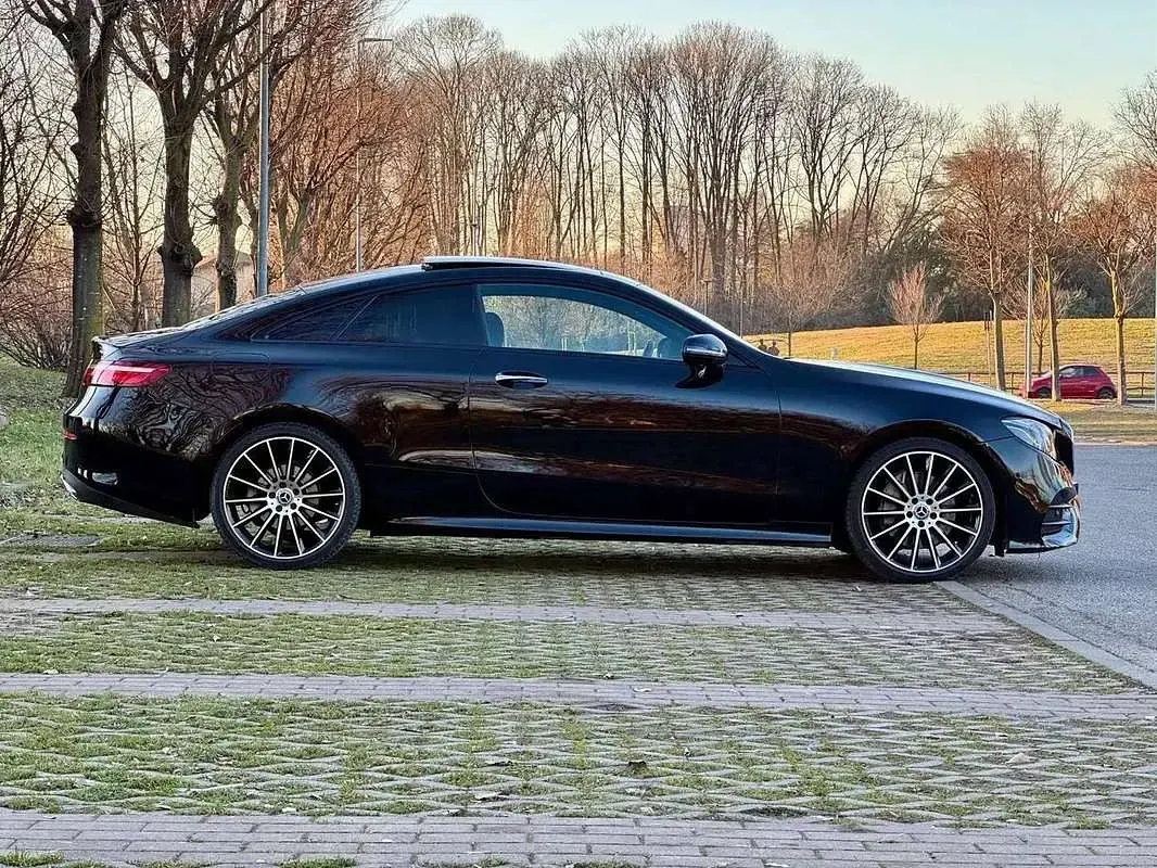 Usata Mercedes E300 Premium Plus 245 CV (180 kW) 2019 Nero Coupé