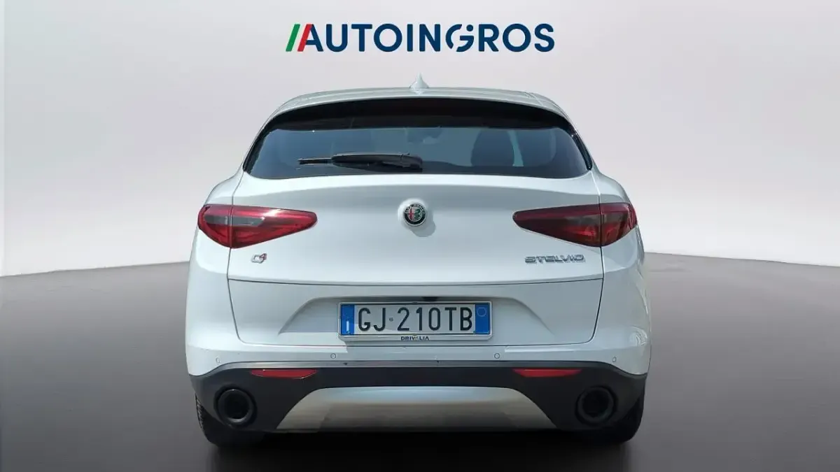 Usata Alfa Romeo Stelvio Business 190 CV (139 kW) 2022 Bianco SUV
