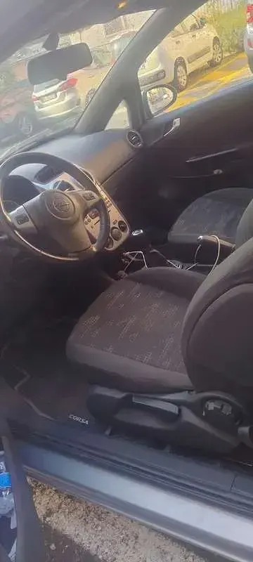 Usata Opel Corsa Sport 75 CV (55 kW) 2004 Utilitaria