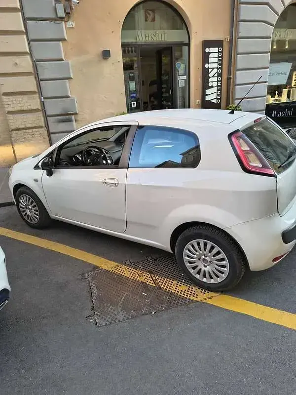 Usata Fiat Punto Evo Active 75 CV (55 kW) 2010 Bianco Utilitaria