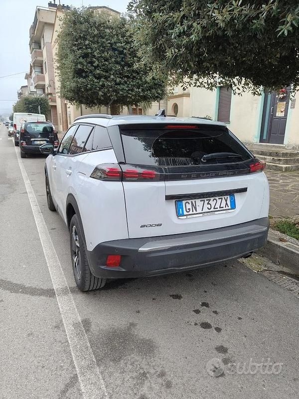 Usata Peugeot 2008 101 CV (74 kW) 2024 Bianco SUV