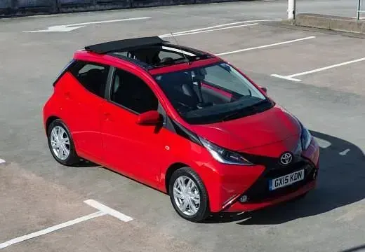 Usata Toyota Aygo X-wave 69 CV (50 kW) 2017 Bianco Utilitaria