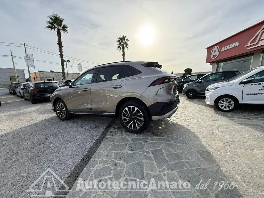Nuova EVO Evo 6 176 CV (129 kW) 2026 Giallo SUV