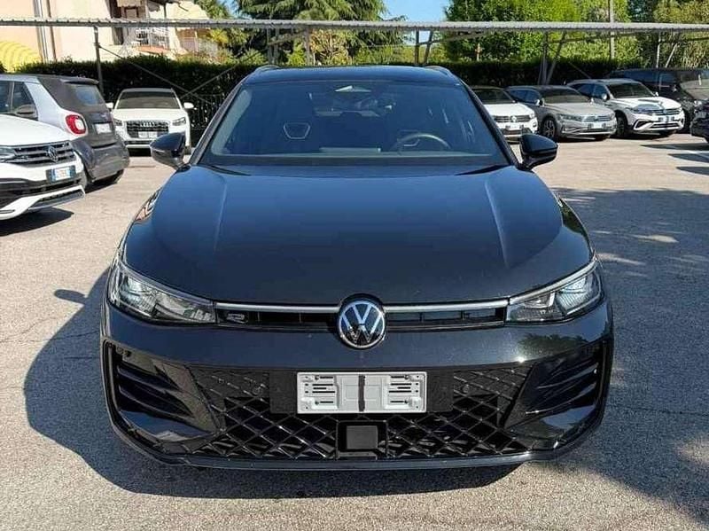 Begagnad VW Passat R-line 150 HK (110 kW) 2025 Svart Kombi