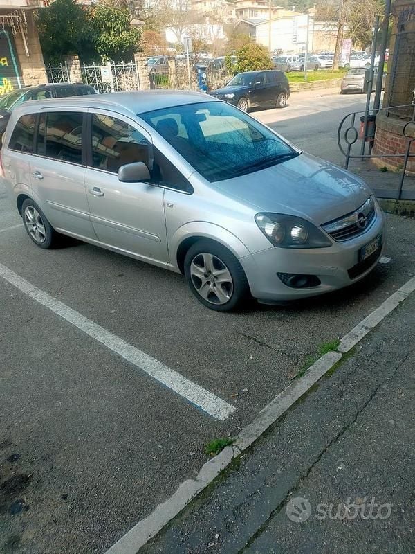 Usata Opel Zafira 125 CV (91 kW) 2012 Monovolume