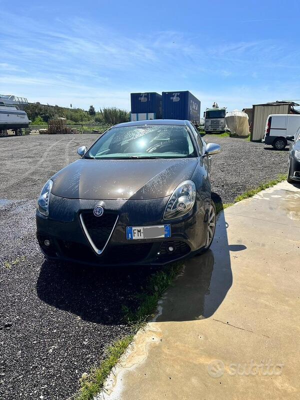 Usato 2018 Alfa Romeo Giulietta 1.6 Diesel 109 CV (12.000 €)