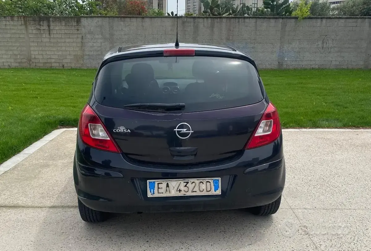 Usata Opel Corsa 85 CV (62 kW) 2010 Utilitaria