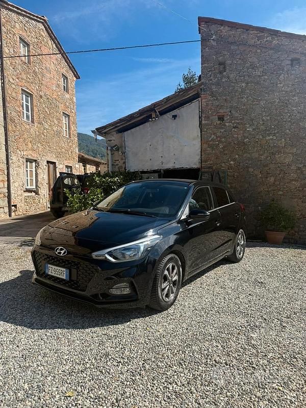 Usata Hyundai i20 75 CV (55 kW) 2020 Nero Utilitaria
