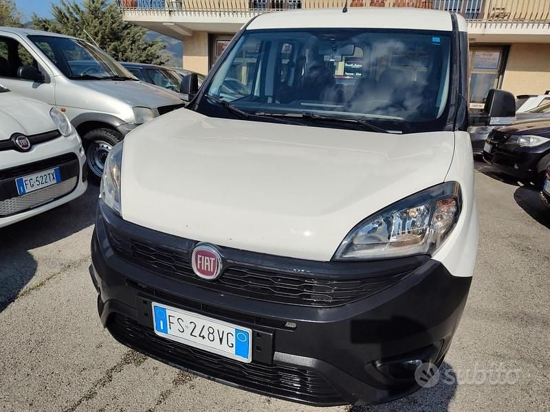 Usata Fiat Doblò Lounge 95 CV (69 kW) 2018 Bianco Monovolume