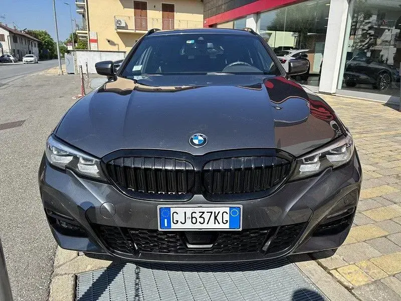Usata BMW 320e M Sport 190 CV (139 kW) 2021 Grigio Station wagon