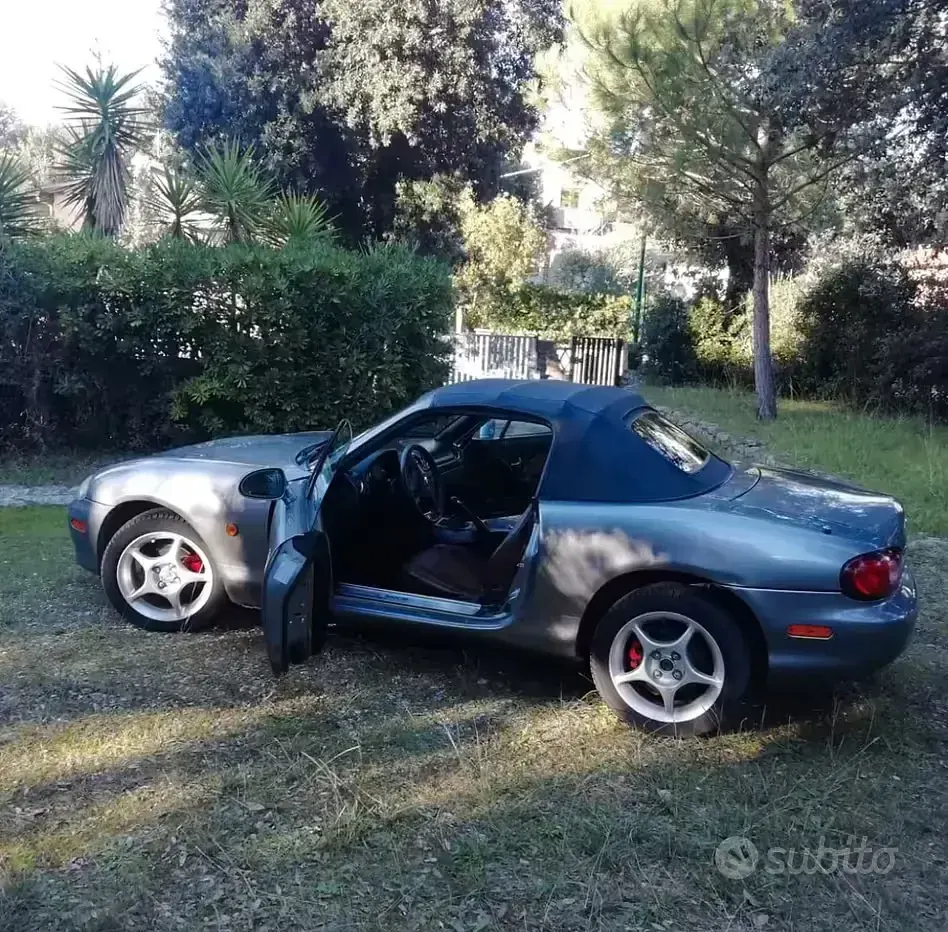 Usata Mazda MX5 110 CV (80 kW) 2002 Cabrio