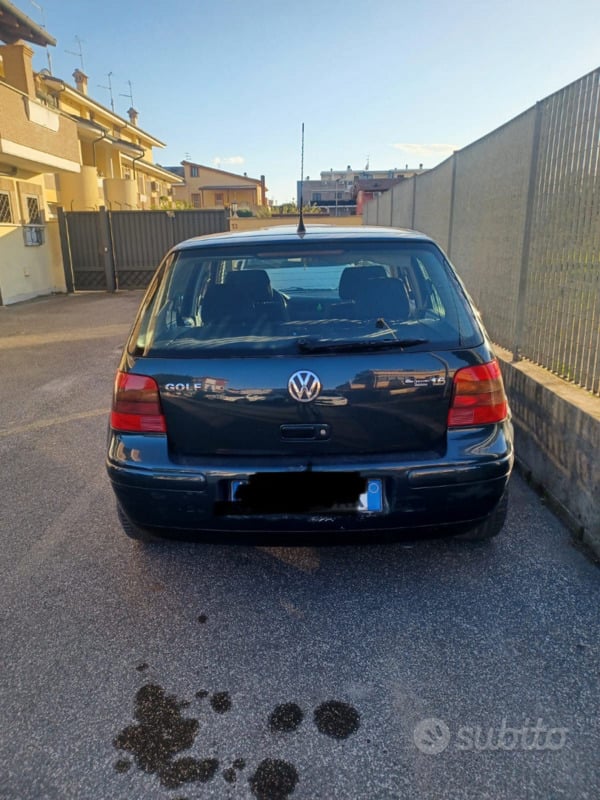 Usato 2009 VW Golf VI 1.6 Benzin 101 CV (2.500 €)