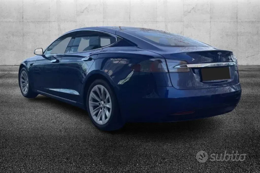 Usata Tesla Model S 217 kW (296 CV) 2020 Blu/azzurro Utilitaria