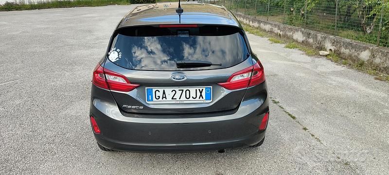 Usata Ford Fiesta Titanium 85 CV (62 kW) 2020 Grigio Utilitaria