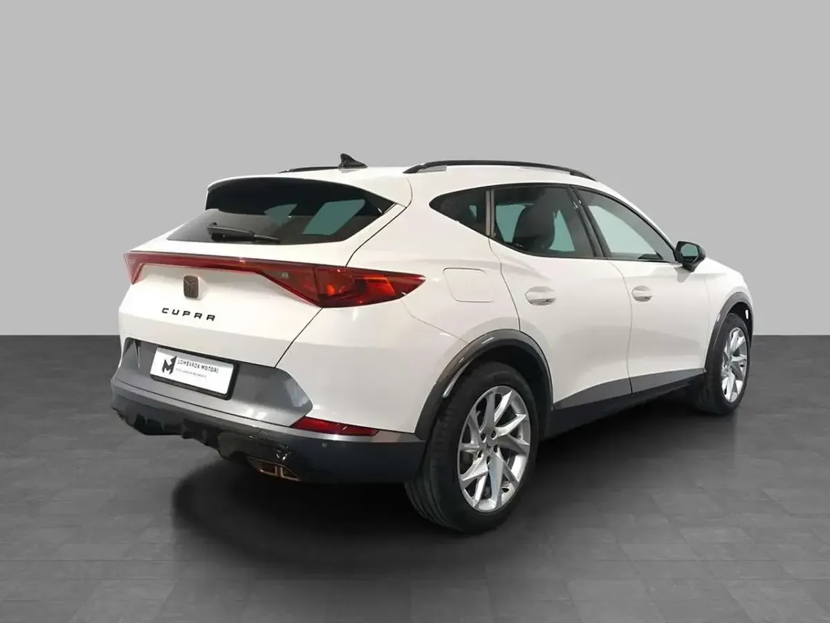 Usata Cupra Formentor 204 CV (150 kW) 2023 B4 bianco "candy" SUV
