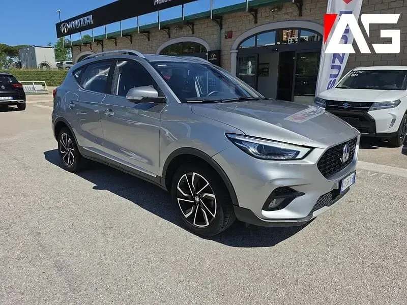 Usata MG ZS Luxury 106 CV (77 kW) 2024 Grigio SUV