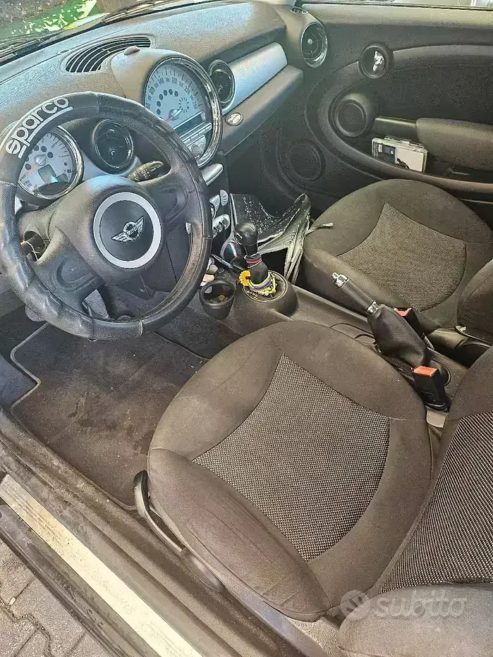 Usata Mini Cooper 109 CV (80 kW) 2009 Nero Utilitaria