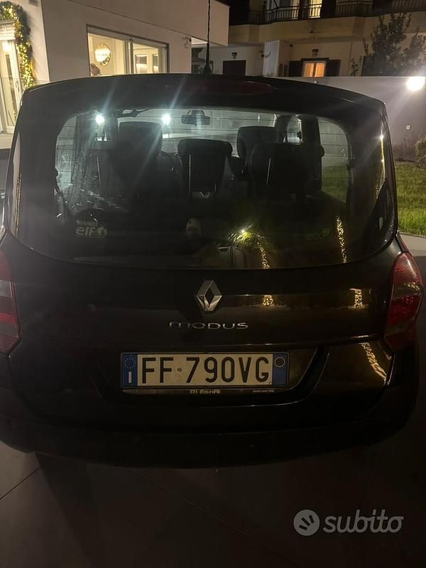 Usata Renault Modus 105 CV (77 kW) 2010 Nero Monovolume