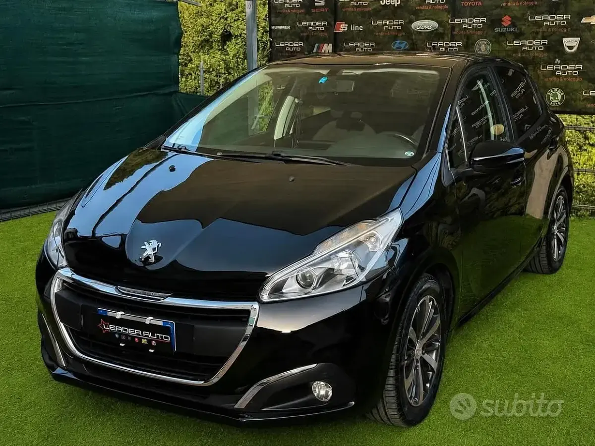 Usata Peugeot 208 75 CV (55 kW) 2017 Nero Utilitaria