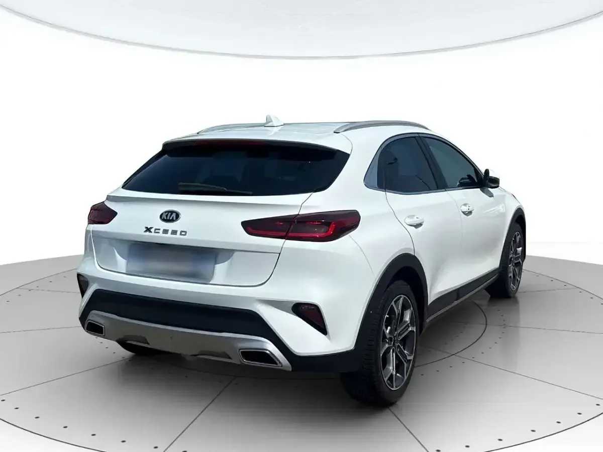 Usata Kia XCeed 136 CV (100 kW) 2021 Bianco SUV
