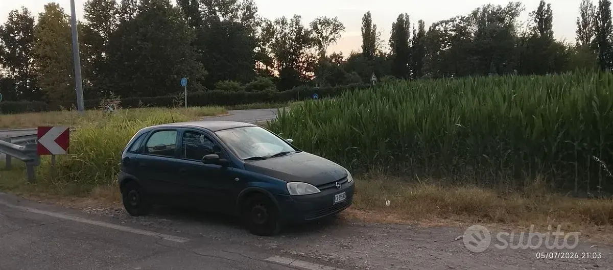 Usata Opel Corsa 75 CV (55 kW) 2002 Nero Utilitaria
