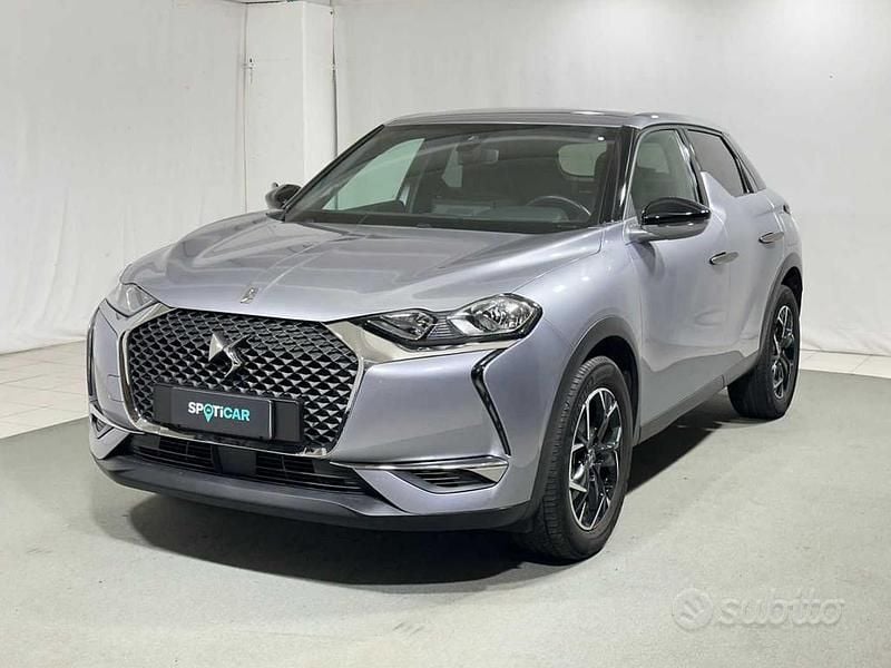 Grigio metallizzato Usata 2021 DS Automobiles DS3 Crossback So Chic SUV | 17.900 € (Ottimo prezzo) - Immagine 1/4