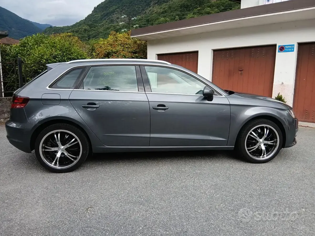 Usata Audi A3 Ambiente 122 CV (89 kW) 2014 Grigio Berlina