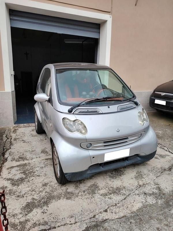Usata Smart ForTwo Coupé Passion 61 CV (44 kW) 2004 Argento Coupé