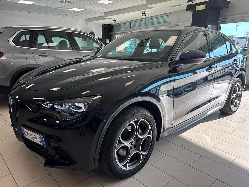 Nero Usata 2024 Alfa Romeo Stelvio Sprint SUV | 34.900 € (Ottimo prezzo) - Immagine 1/4