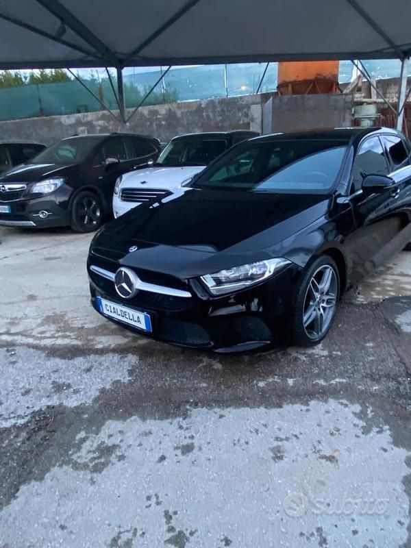 Usata Mercedes A180 Premium 116 CV (85 kW) 2019 Nero Berlina