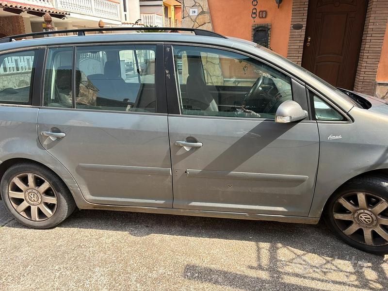 Usata VW Touran Trendline 136 CV (100 kW) 2003 Grigio Monovolume