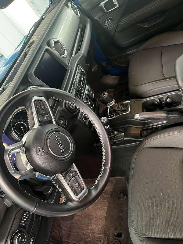 Usata Jeep Gladiator Overland 264 CV (194 kW) 2021 Blu/azzurro Pick-up