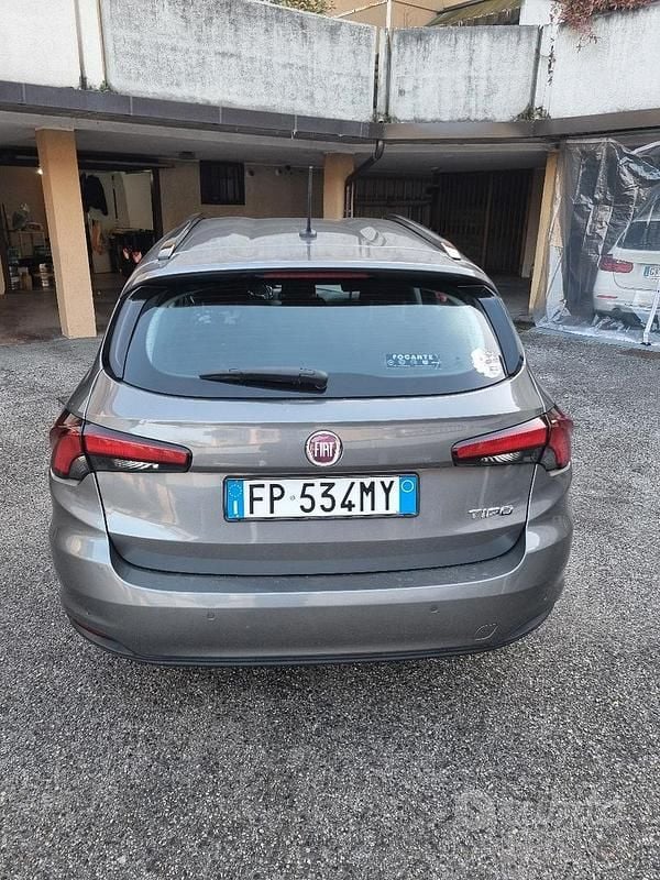 Usata Fiat Tipo 120 CV (88 kW) 2018 Grigio Station wagon
