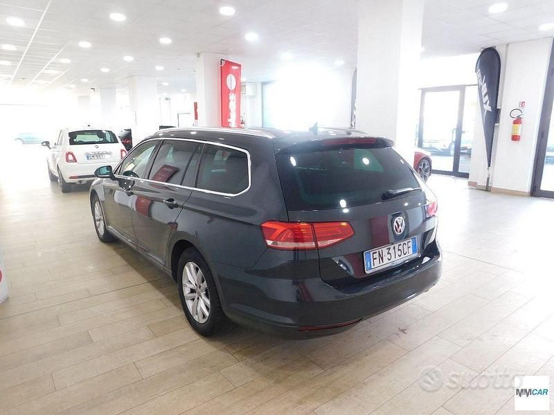 Usata VW Passat Comfortline 120 CV (88 kW) 2016 Grigio Station wagon