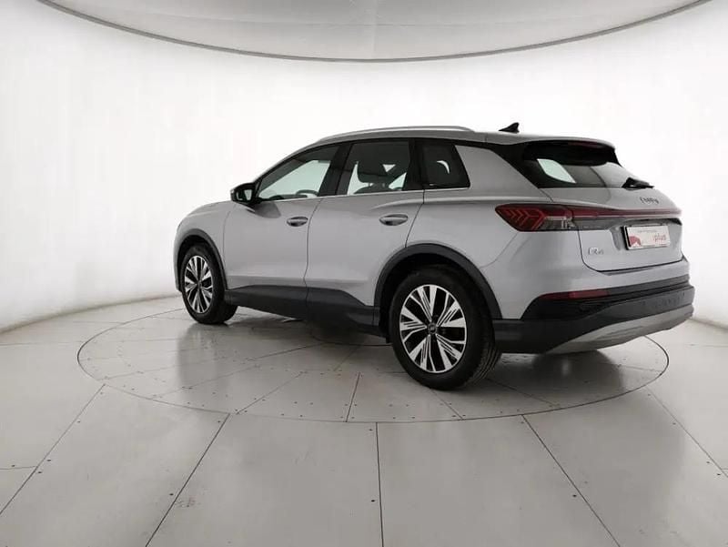 Usata Audi Q4 e-tron Advanced Plus 150 kW (204 CV) 2022 Argento floret metallizzato SUV
