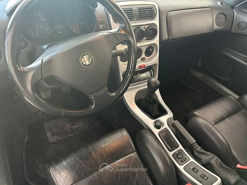 Usata Alfa Romeo GTV 150 CV (110 kW) 1998 Argento Coupé