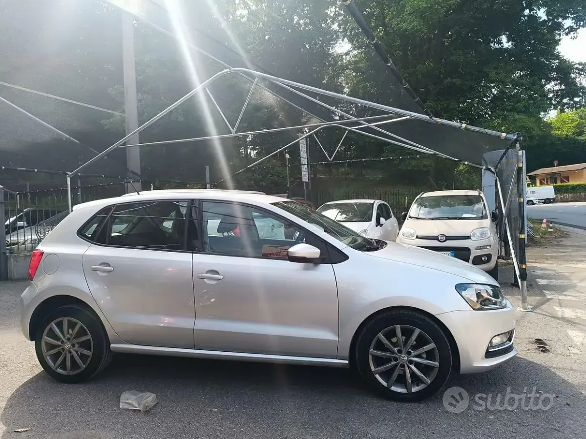Usata VW Polo Comfortline 90 CV (66 kW) 2016 Grigio Berlina