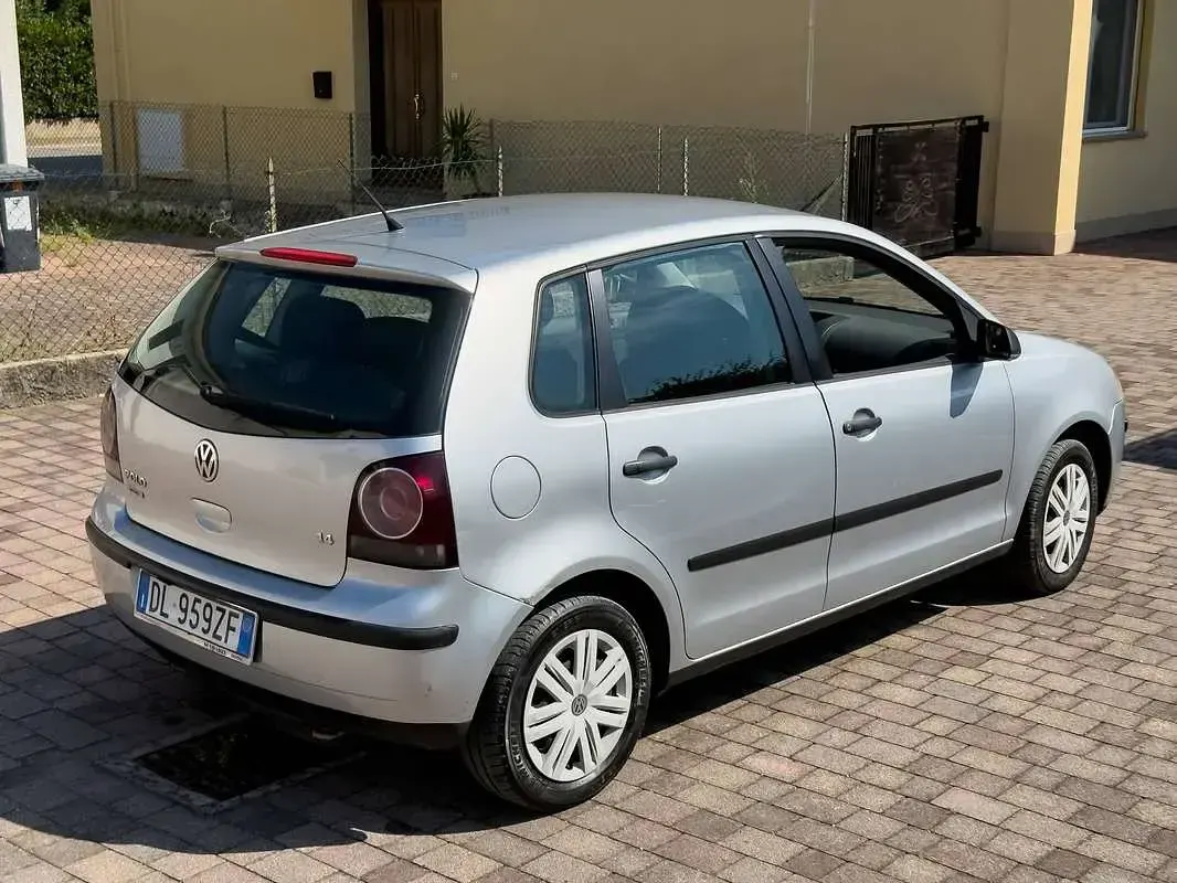 Usata VW Polo Comfortline 80 CV (58 kW) 2008 Argento Utilitaria