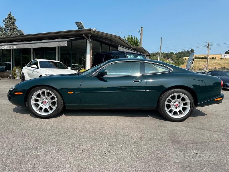 Usata Jaguar XKR 363 CV (266 kW) 1999 Verde Coupé