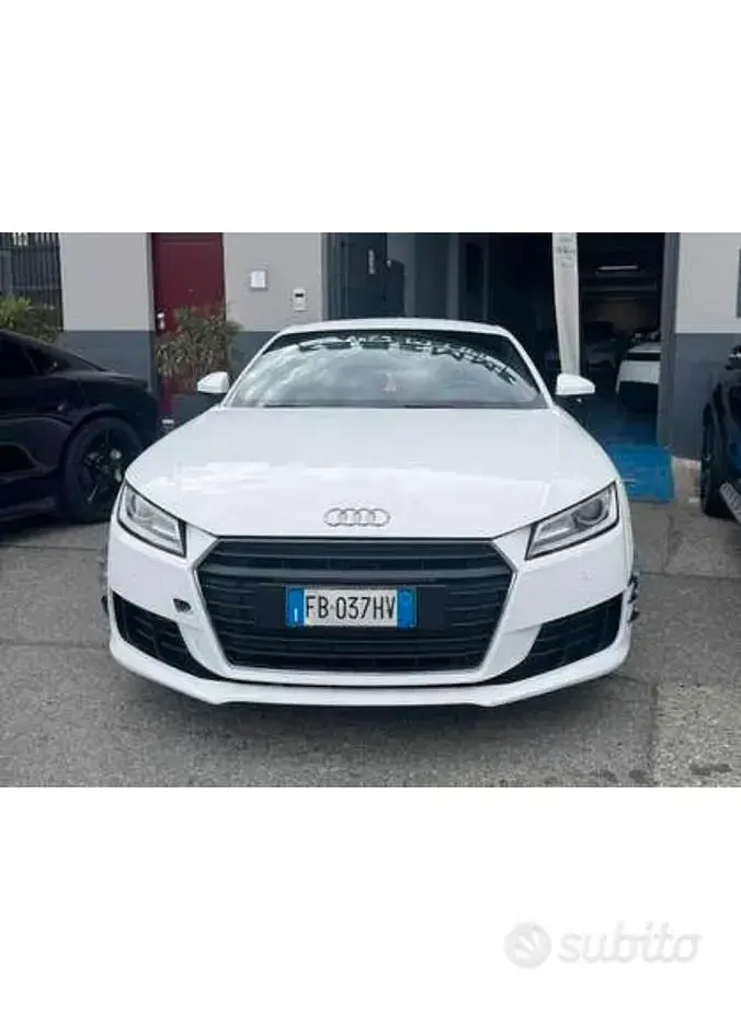 Begagnad Audi TT S-Line 180 HK (132 kW) 2015 Vit Sportkupé