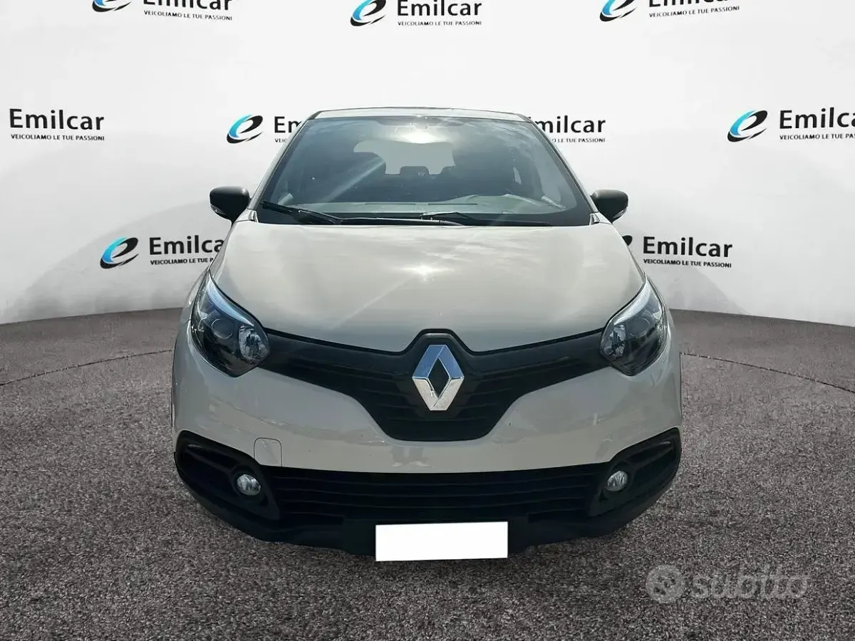 Usata Renault Captur Life 90 CV (66 kW) 2017 Panna SUV