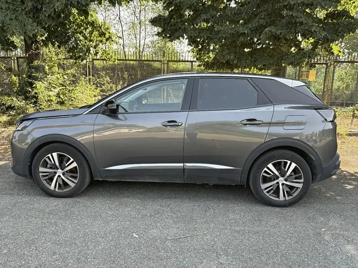 Usata Peugeot 3008 Allure 300 CV (220 kW) 2022 Grigio SUV